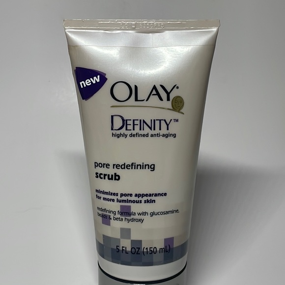 OLAY Skincare Olay Definity Pore Redefining Scrub 5 Oz Used Once